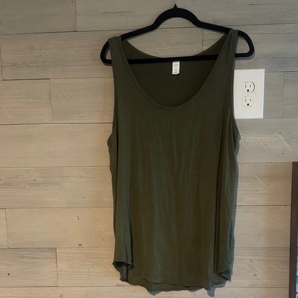 Old Navy Women's Olive Tank Top - Picture 2 of 6